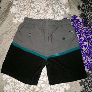 🔥NWOT Wet/Dry Board Shorts